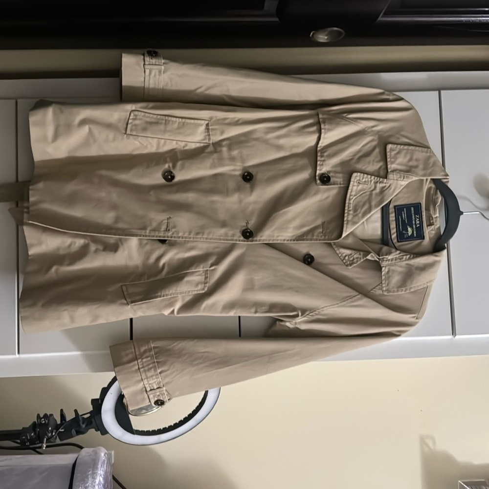 Zara chaqueta para lluvia